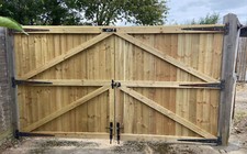 DRIVEWAY GATES  HEAVY DUTY