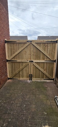 Driveway gates 10ft wide - 10ft, 6ft